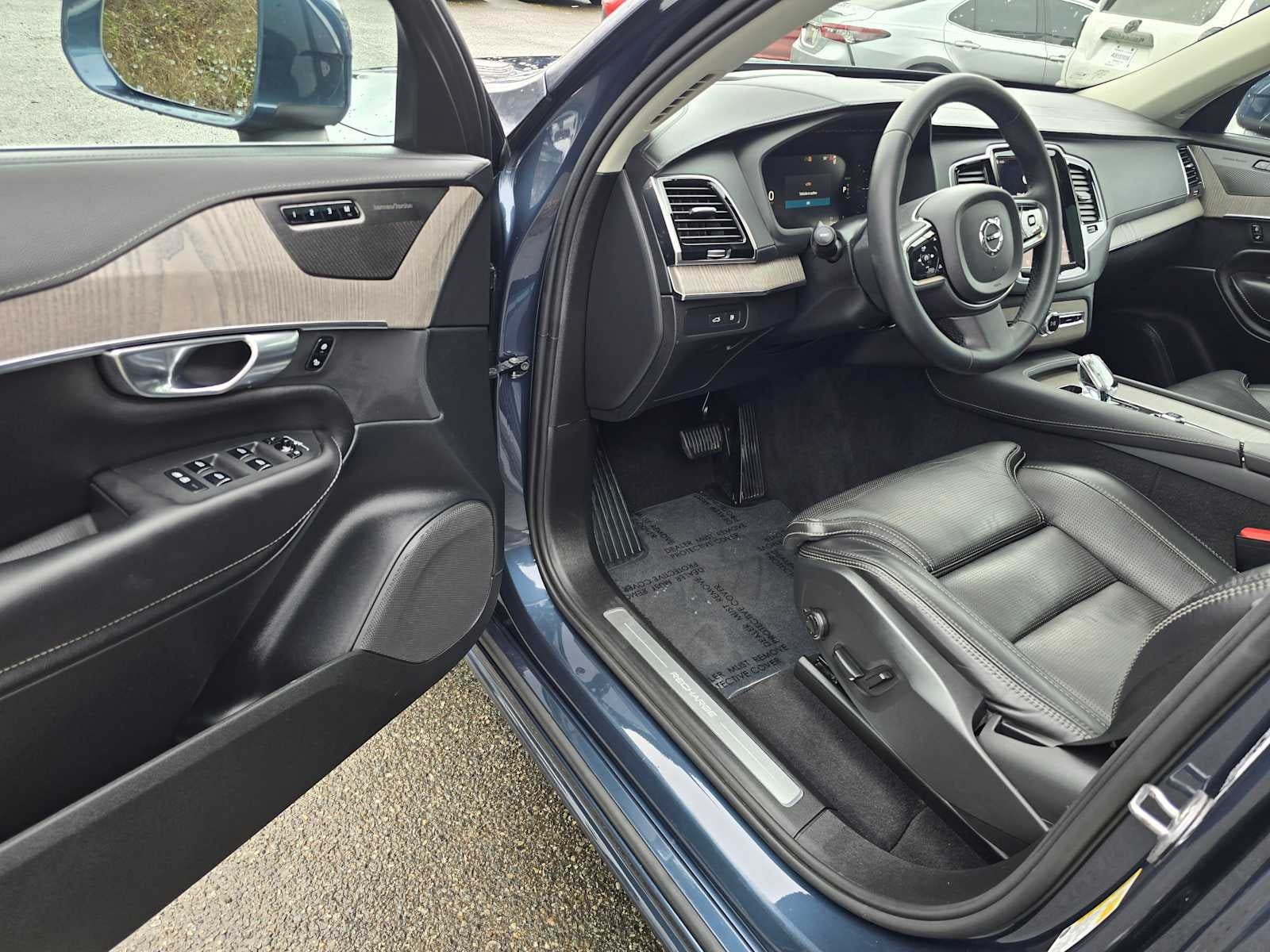 2023 Volvo XC90 Recharge Plug-In Hybrid Ultimate