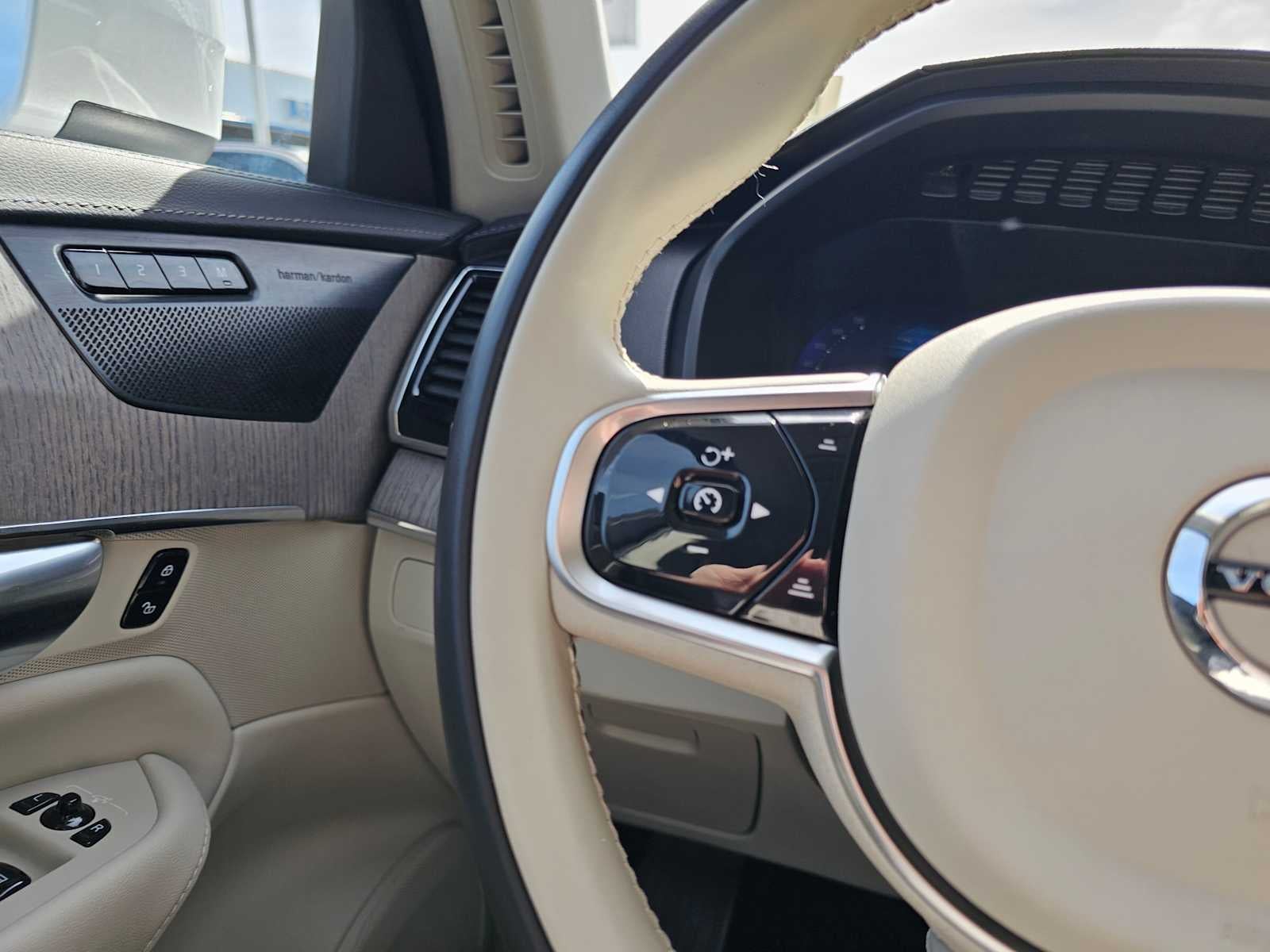 2023 Volvo XC90 Recharge Plug-In Hybrid Ultimate