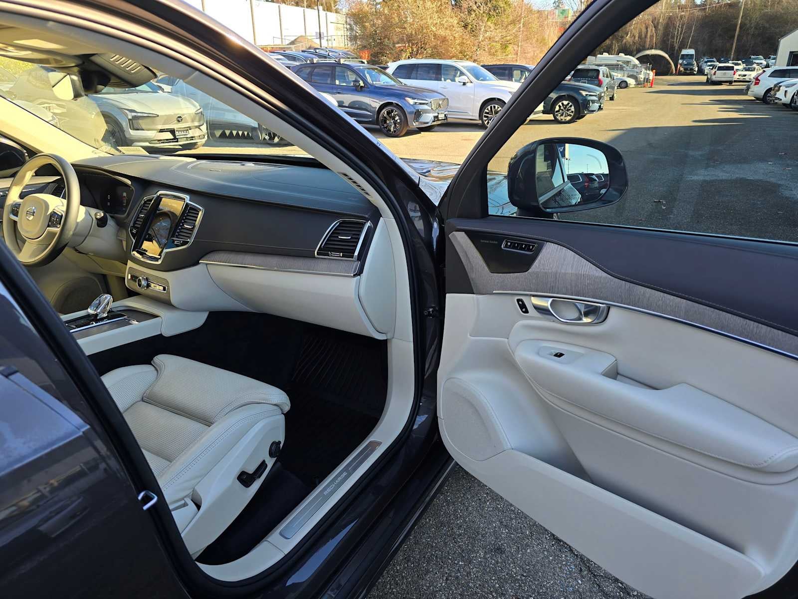 2023 Volvo XC90 Recharge Plug-In Hybrid Ultimate