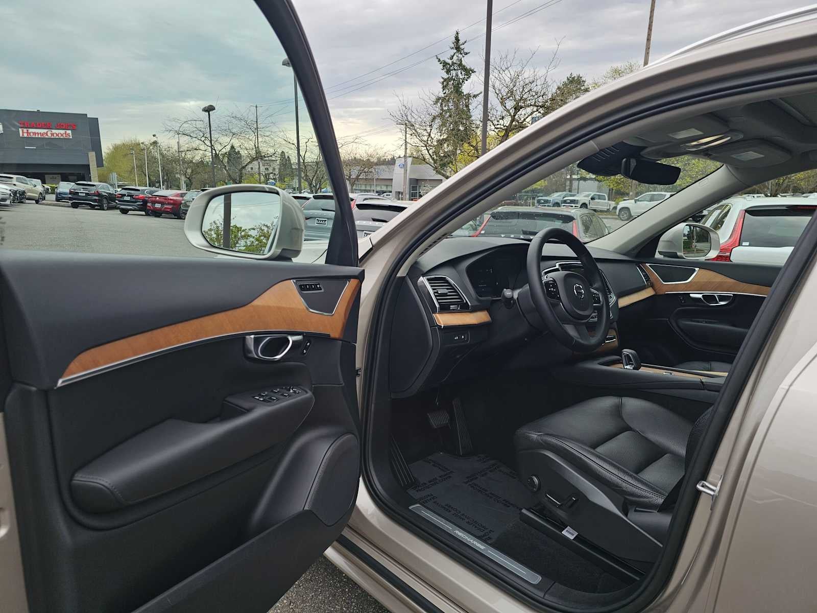2023 Volvo XC90 Recharge Plug-In Hybrid Plus
