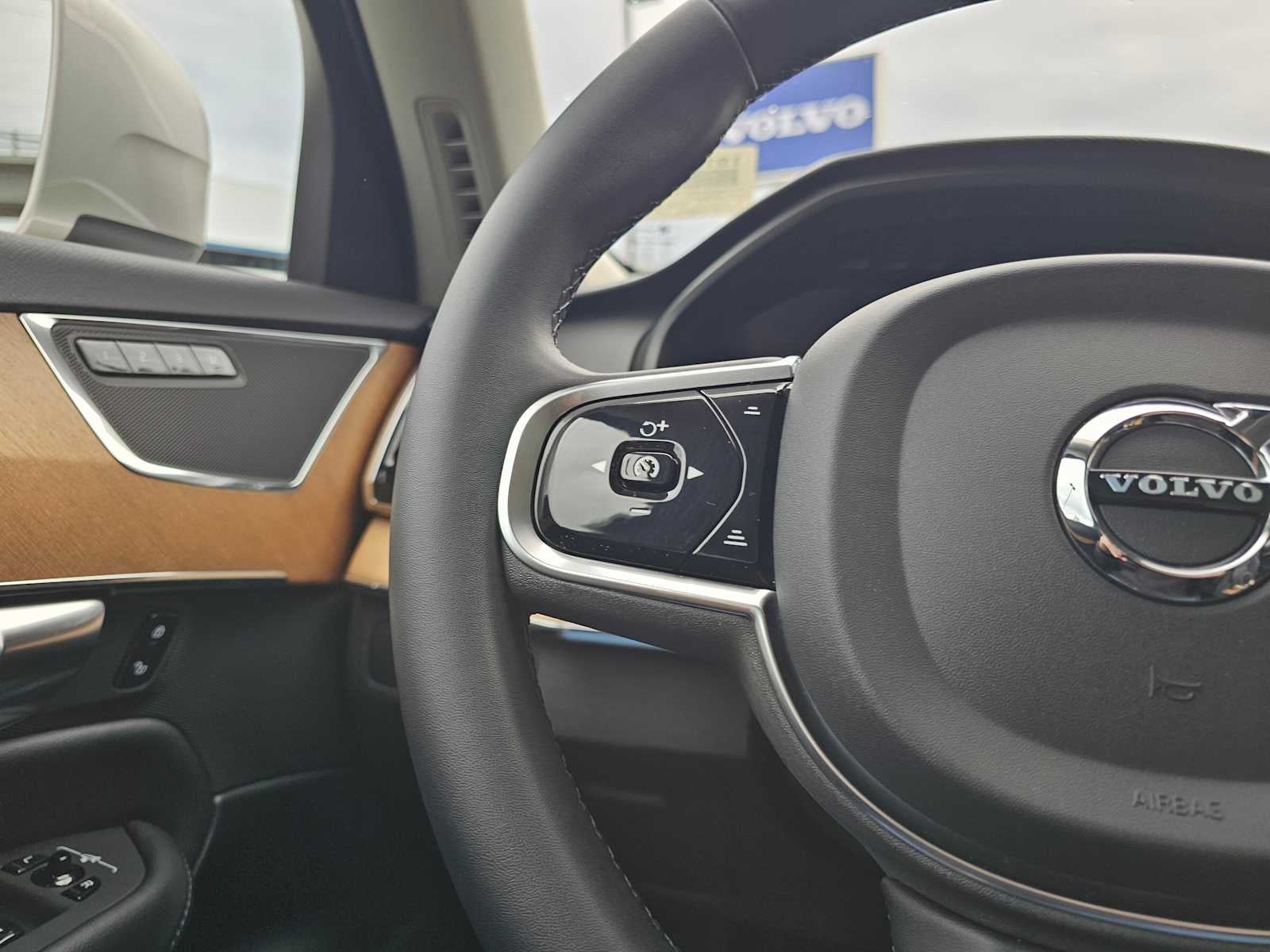 2023 Volvo XC90 Recharge Plug-In Hybrid Plus