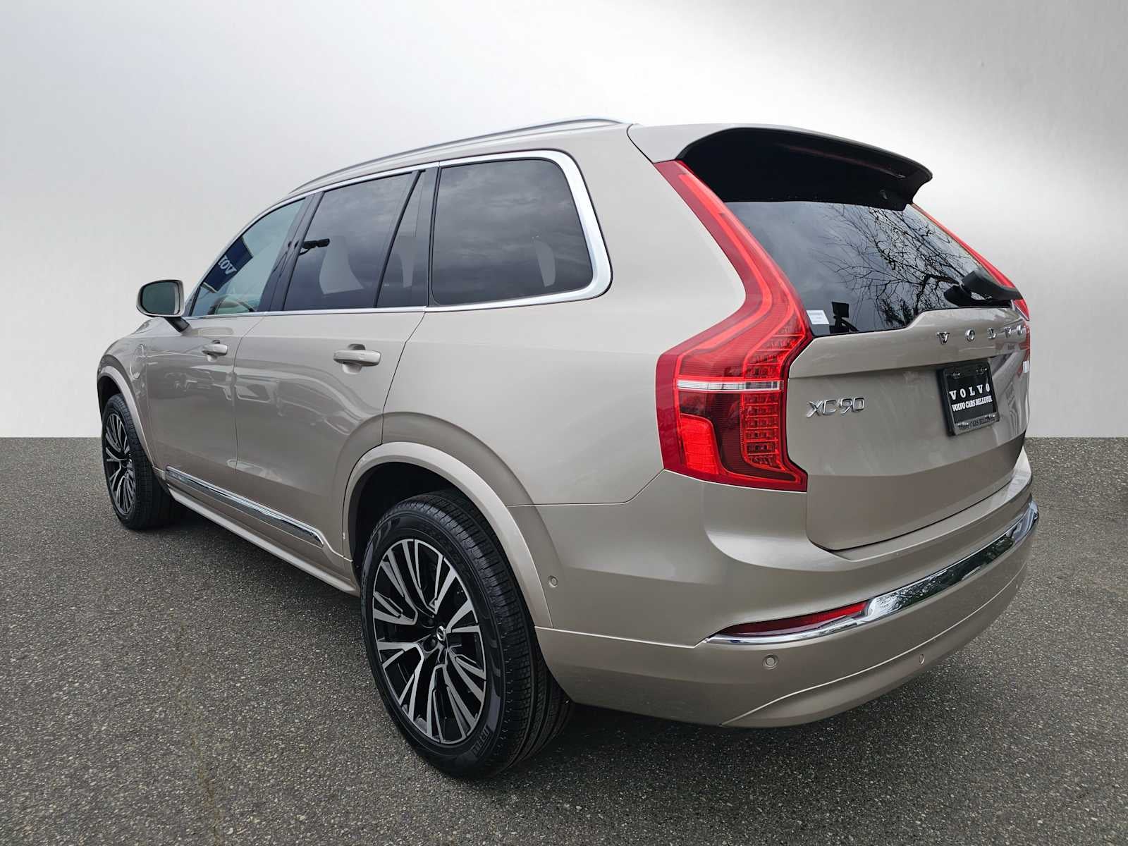 2023 Volvo XC90 Recharge Plug-In Hybrid Plus