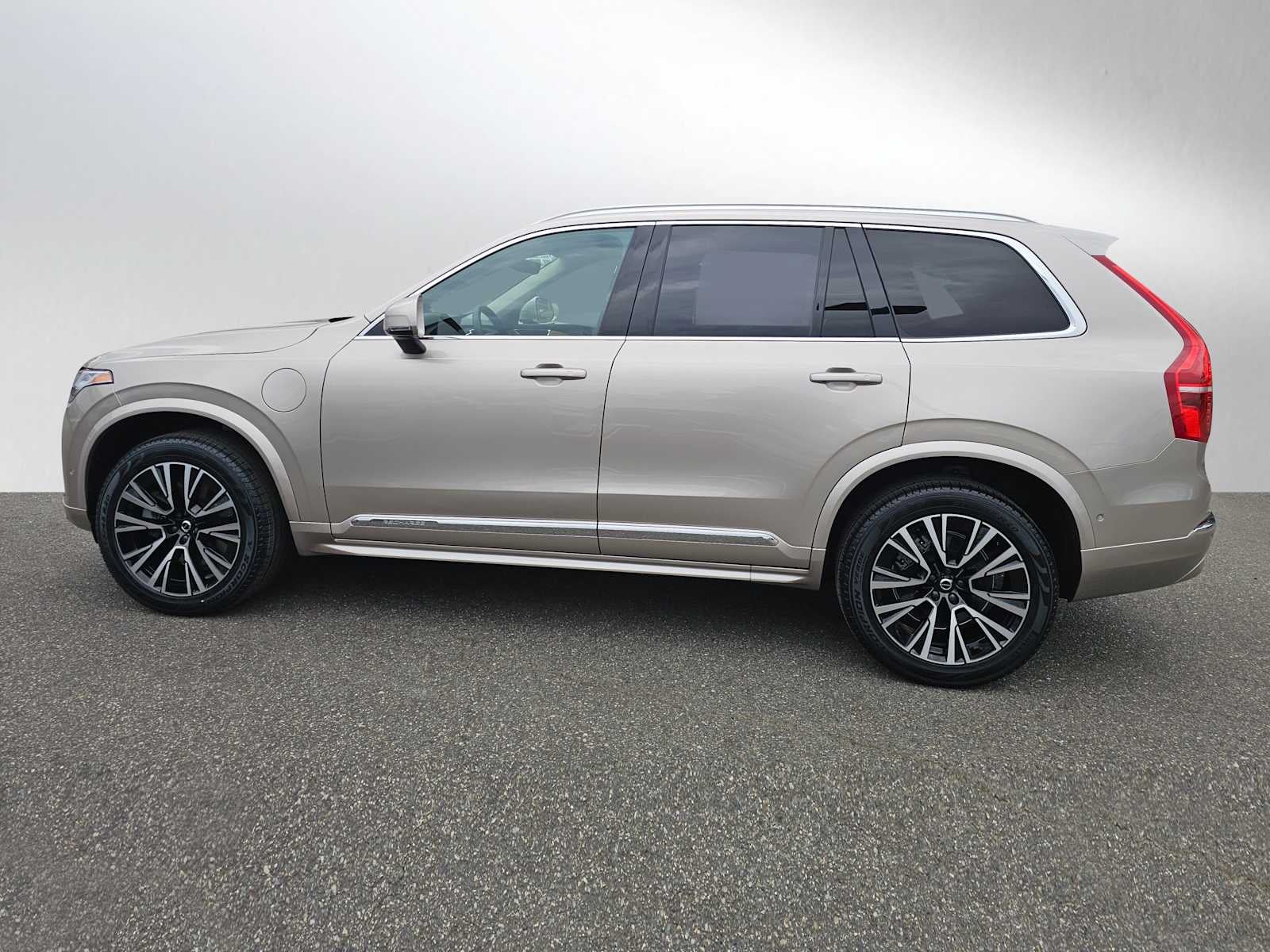 2023 Volvo XC90 Recharge Plug-In Hybrid Plus