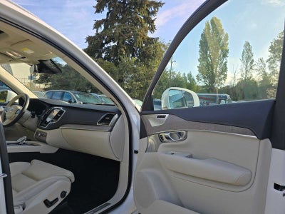 2023 Volvo XC90 Recharge Plug-In Hybrid Ultimate Bright Theme