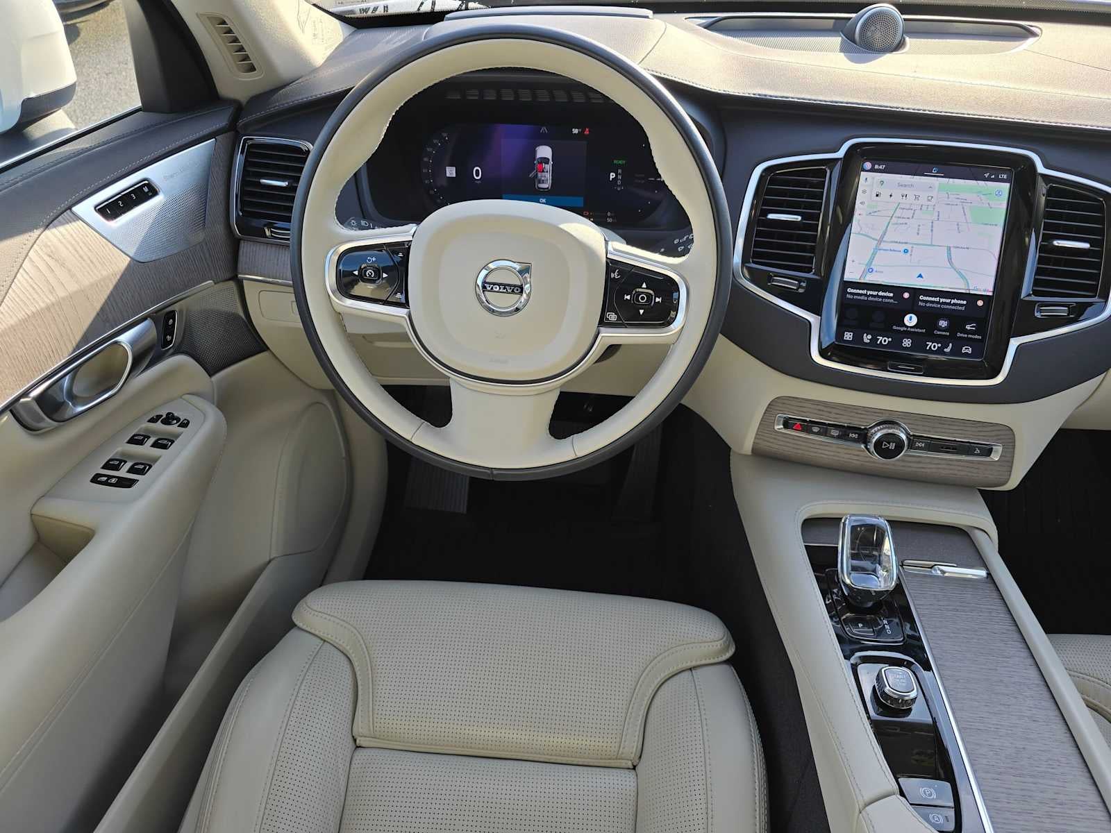 2023 Volvo XC90 Recharge Plug-In Hybrid Ultimate Bright Theme