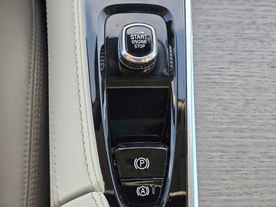 2023 Volvo XC90 Recharge Plug-In Hybrid Ultimate Bright Theme