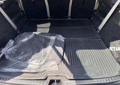 2023 Volvo XC90 Recharge Plug-In Hybrid Ultimate Bright Theme