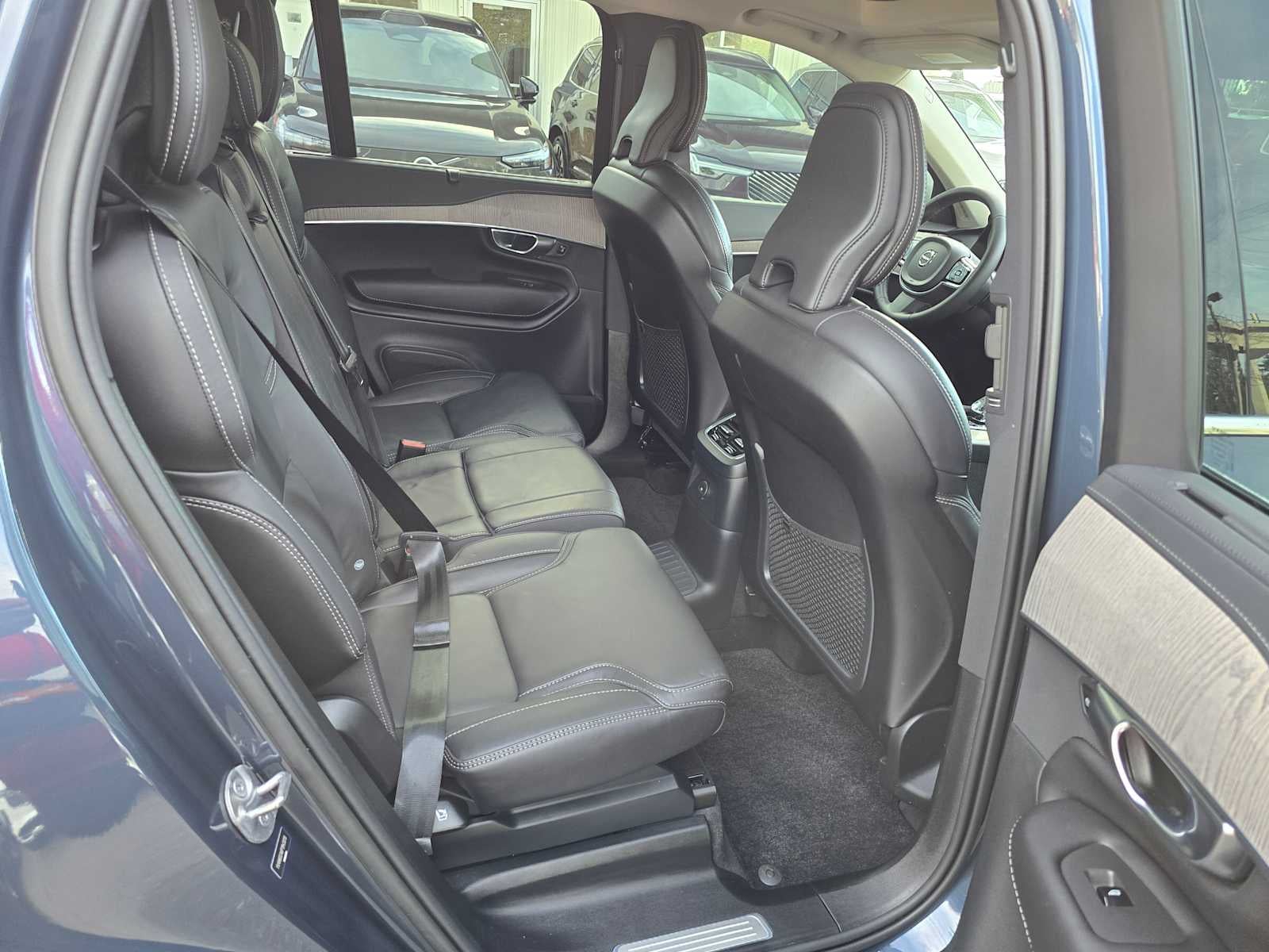 2023 Volvo XC90 Recharge Plug-In Hybrid Ultimate Bright Theme