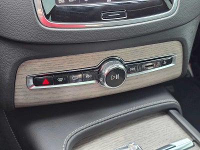 2023 Volvo XC90 Recharge Plug-In Hybrid Ultimate Bright Theme