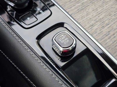 2023 Volvo XC90 Recharge Plug-In Hybrid Ultimate Bright Theme