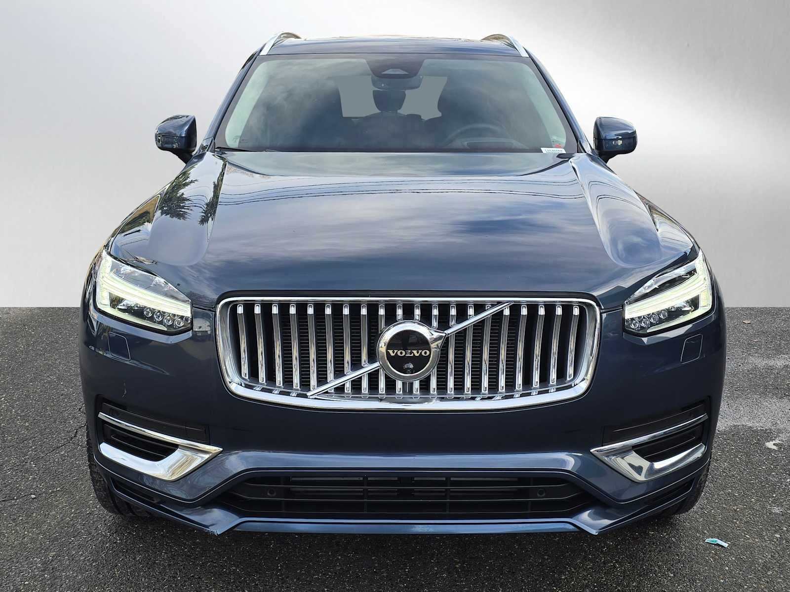 2023 Volvo XC90 Recharge Plug-In Hybrid Ultimate Bright Theme