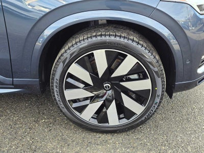 2023 Volvo XC90 Recharge Plug-In Hybrid Ultimate Bright Theme