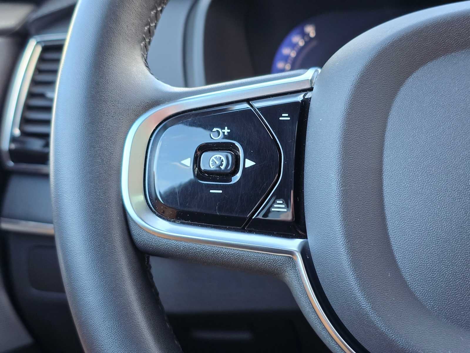 2023 Volvo XC90 Recharge Plug-In Hybrid Ultimate Bright Theme