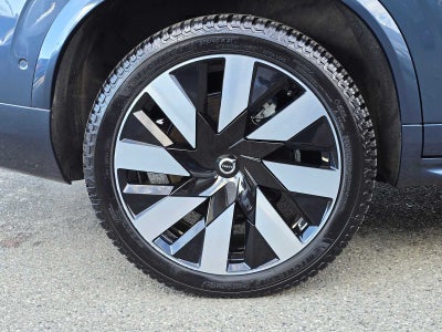 2023 Volvo XC90 Recharge Plug-In Hybrid Ultimate Bright Theme