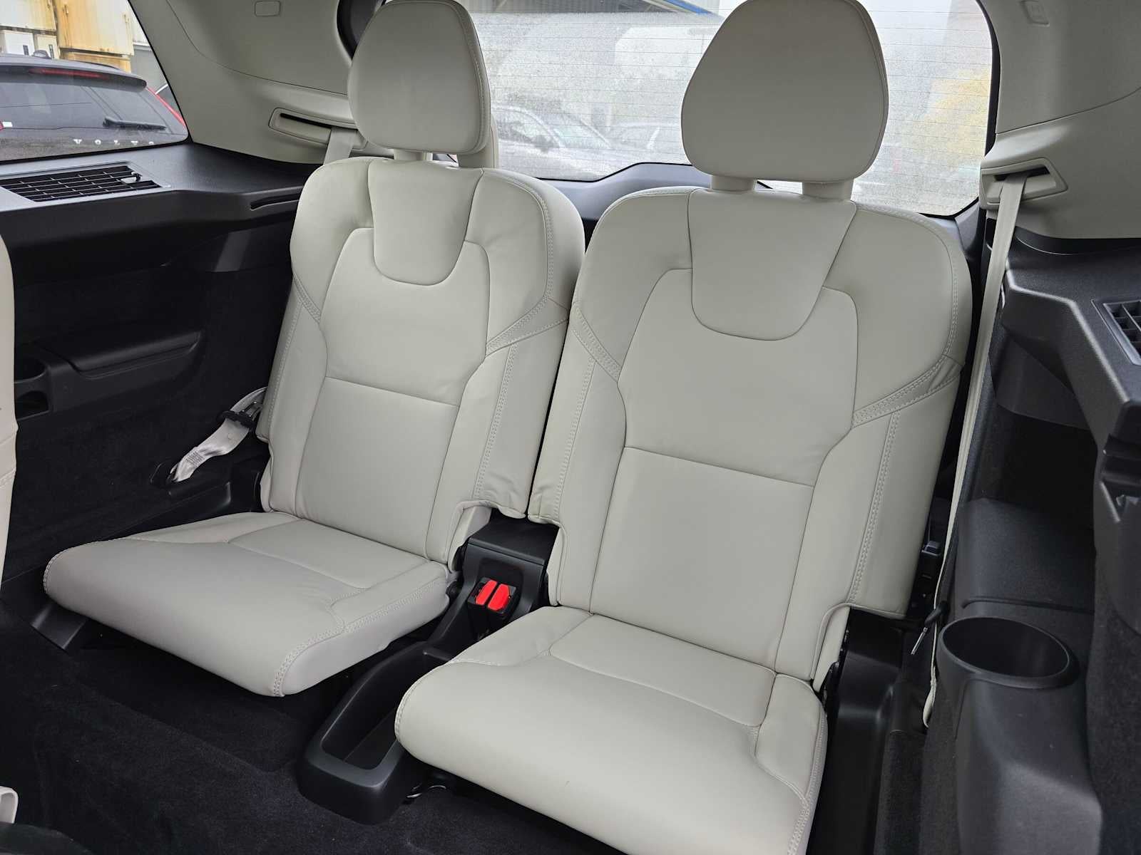 2023 Volvo XC90 Recharge Plug-In Hybrid Ultimate Bright Theme