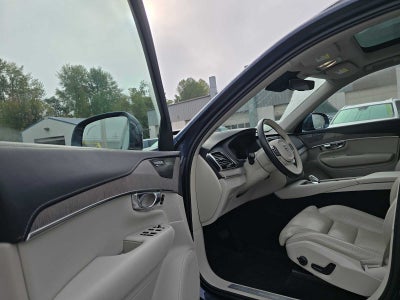 2023 Volvo XC90 Recharge Plug-In Hybrid Ultimate Bright Theme