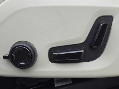 2023 Volvo XC90 Recharge Plug-In Hybrid Ultimate Bright Theme