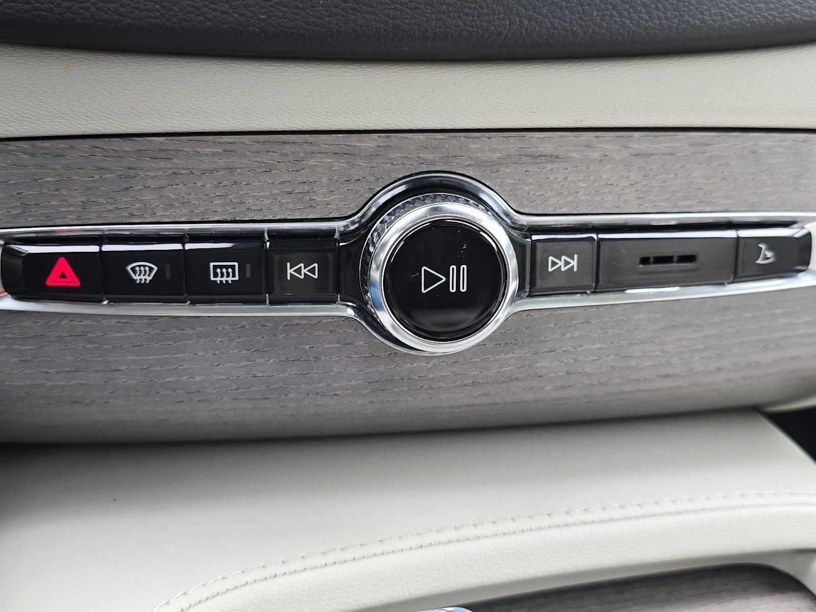 2023 Volvo XC90 Recharge Plug-In Hybrid Ultimate Bright Theme