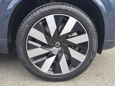 2023 Volvo XC90 Recharge Plug-In Hybrid Ultimate Bright Theme