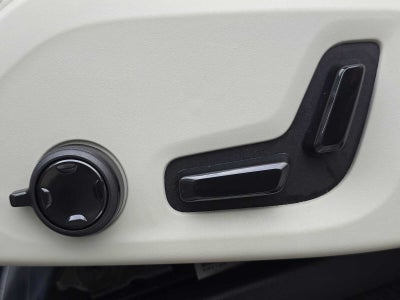 2023 Volvo XC90 Recharge Plug-In Hybrid Ultimate Bright Theme