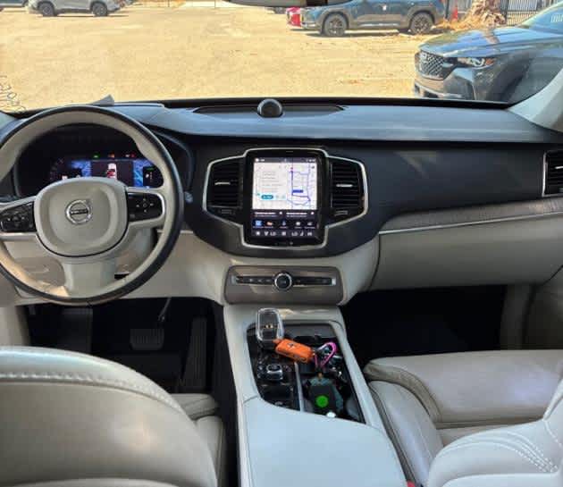 2023 Volvo XC90 Recharge Plug-In Hybrid Ultimate Bright Theme