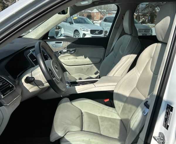 2023 Volvo XC90 Recharge Plug-In Hybrid Ultimate Bright Theme