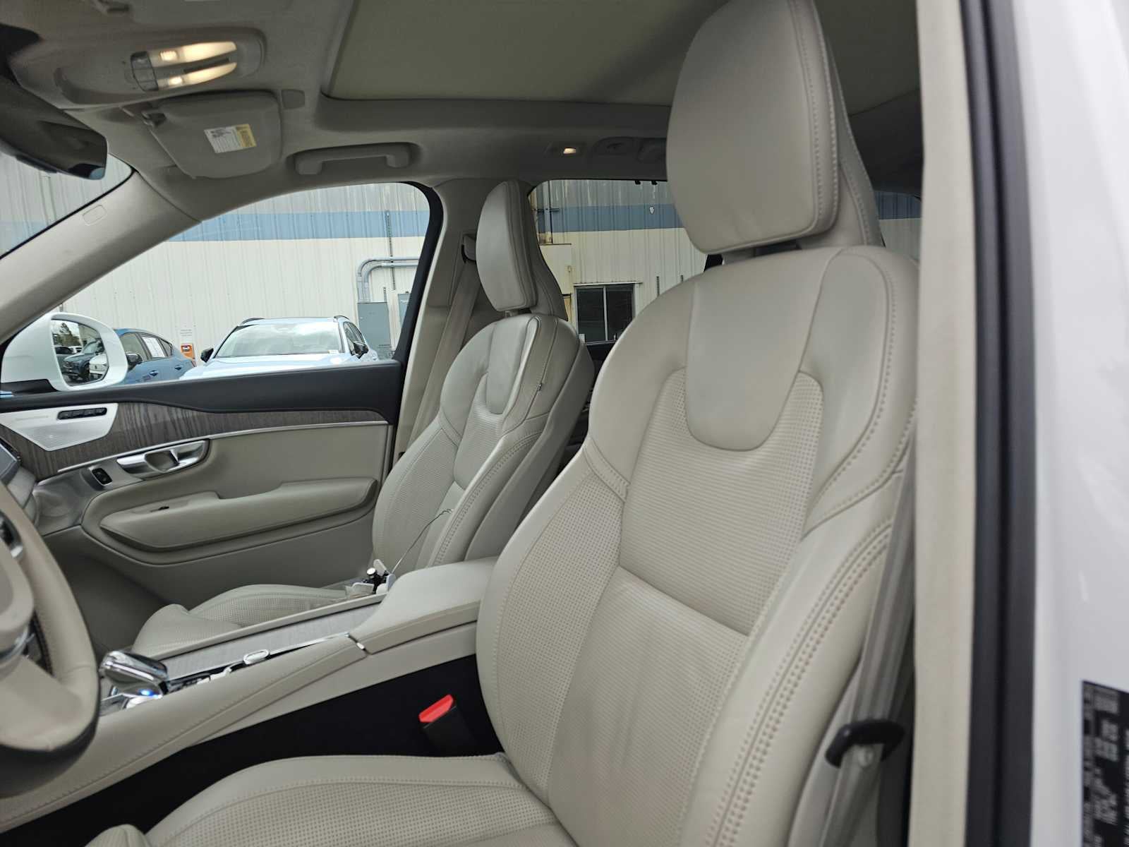 2023 Volvo XC90 Recharge Plug-In Hybrid Ultimate Bright Theme