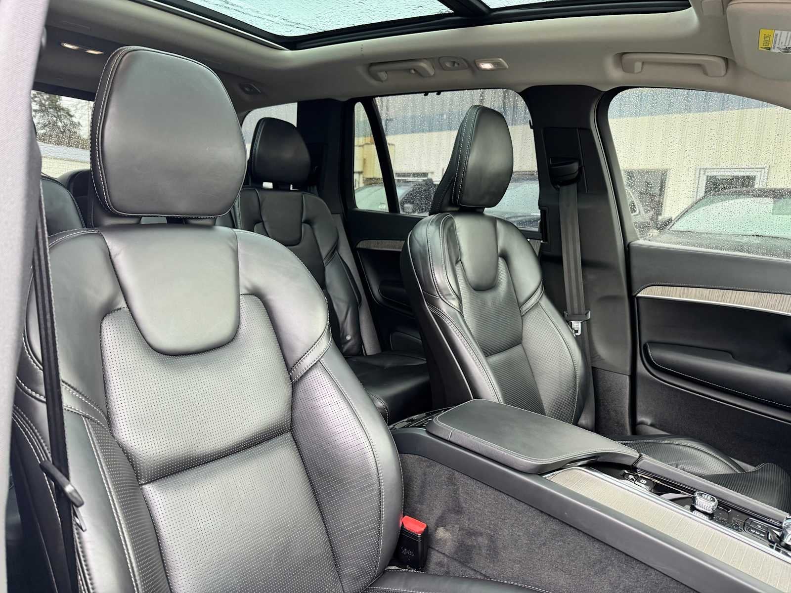 2023 Volvo XC90 Recharge Plug-In Hybrid Ultimate Bright Theme