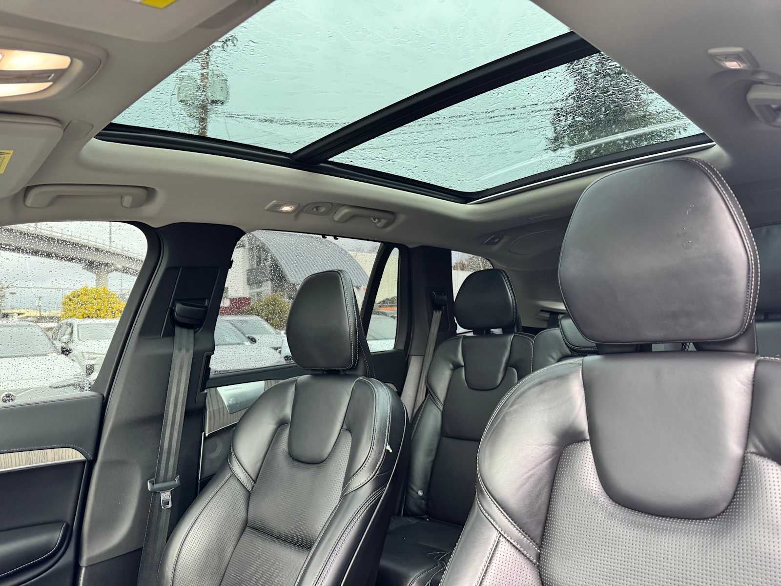 2023 Volvo XC90 Recharge Plug-In Hybrid Ultimate Bright Theme