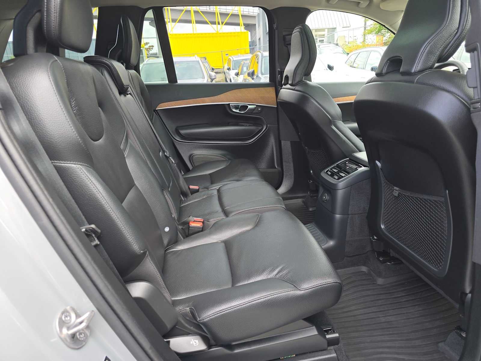 2024 Volvo XC90 Recharge Plug-In Hybrid Plus Bright Theme
