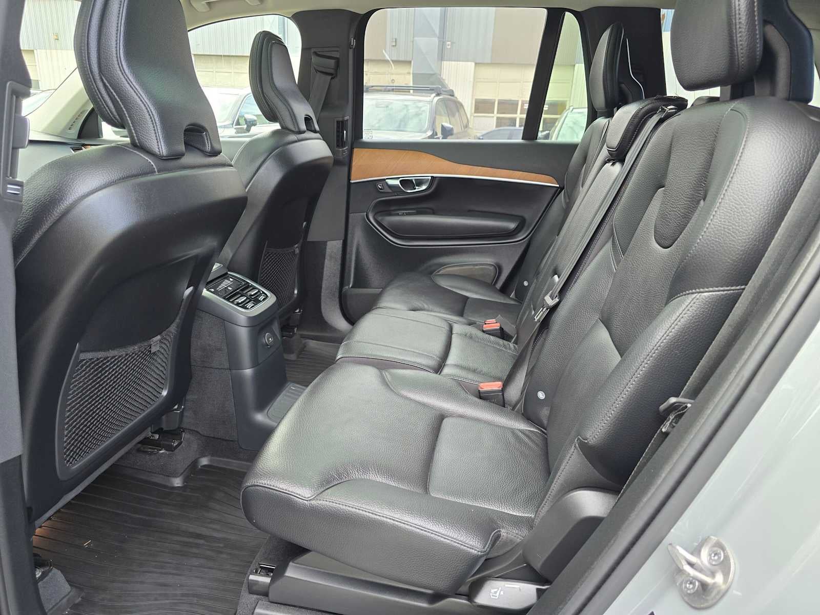 2024 Volvo XC90 Recharge Plug-In Hybrid Plus Bright Theme