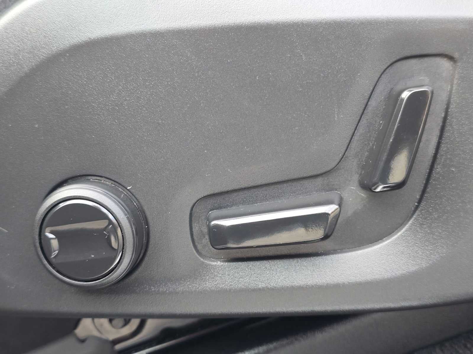 2024 Volvo XC90 Recharge Plug-In Hybrid Plus Bright Theme