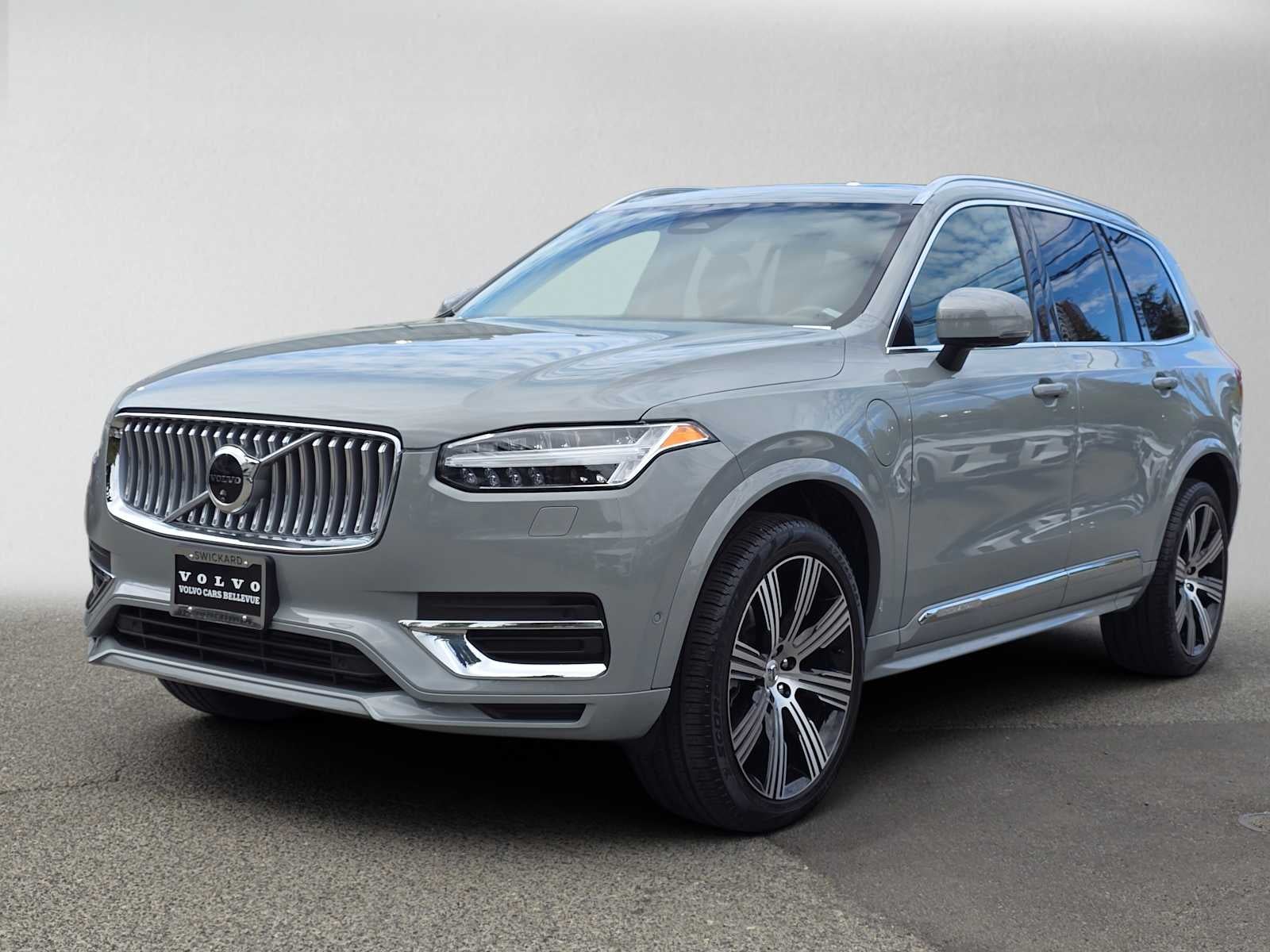 2024 Volvo XC90 Recharge Plug-In Hybrid Plus Bright Theme