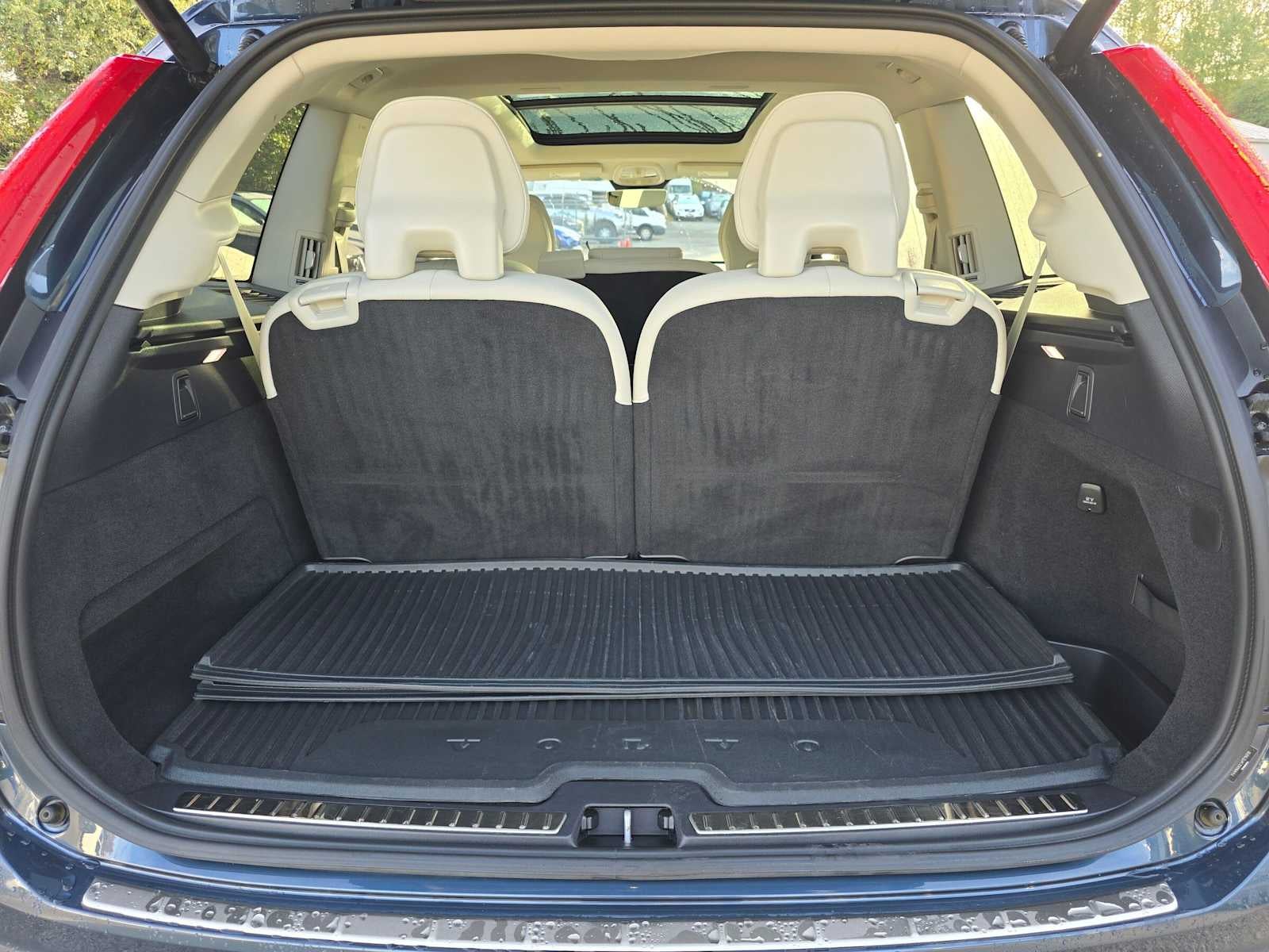 2024 Volvo XC90 Recharge Plug-In Hybrid Plus Bright Theme
