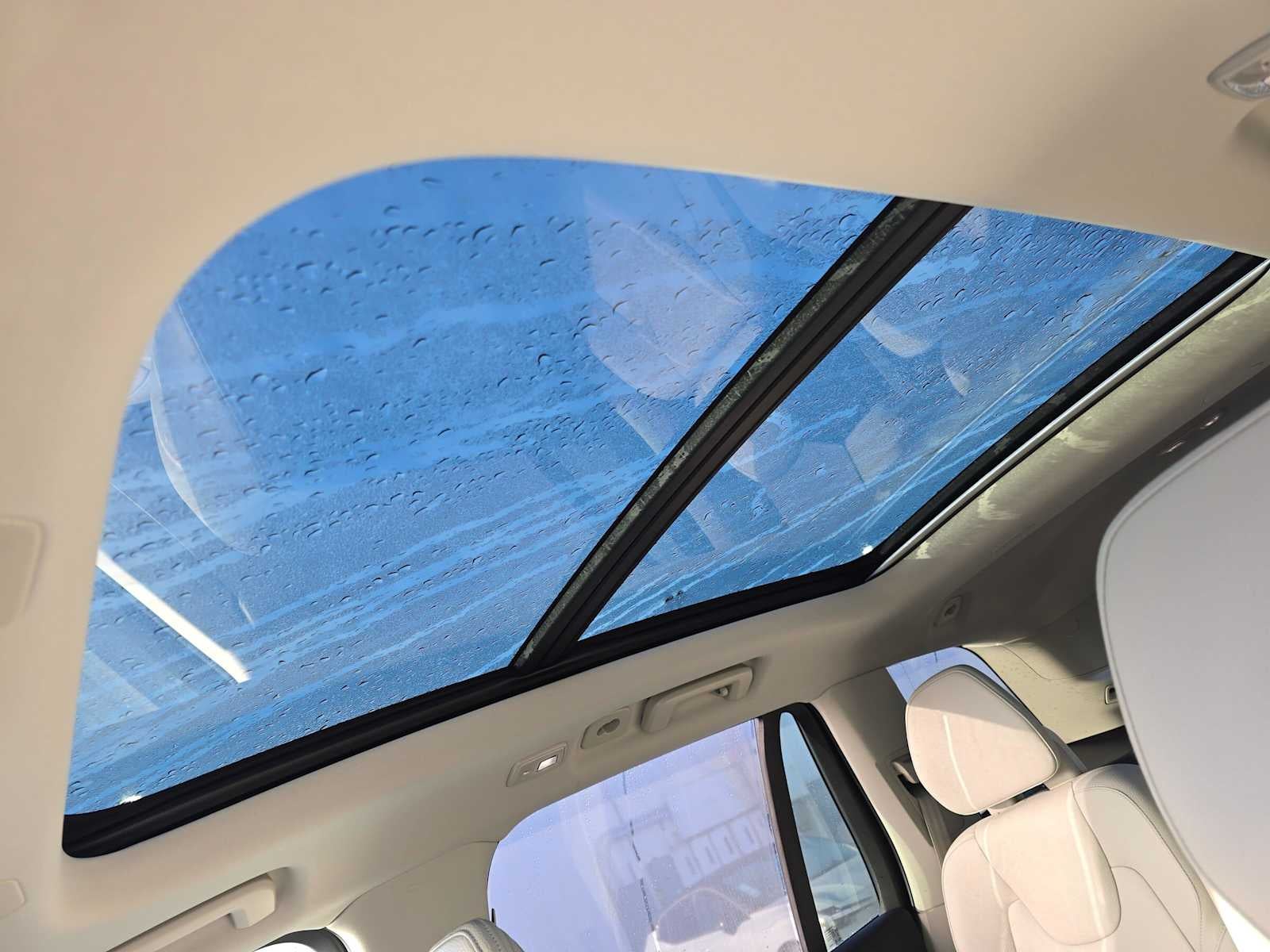 2024 Volvo XC90 Recharge Plug-In Hybrid Plus Bright Theme