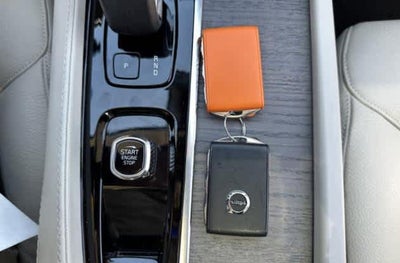 2024 Volvo XC90 Recharge Plug-In Hybrid Plus Bright Theme