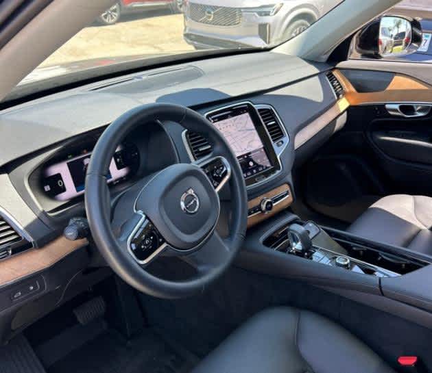 2024 Volvo XC90 Recharge Plug-In Hybrid Plus Bright Theme
