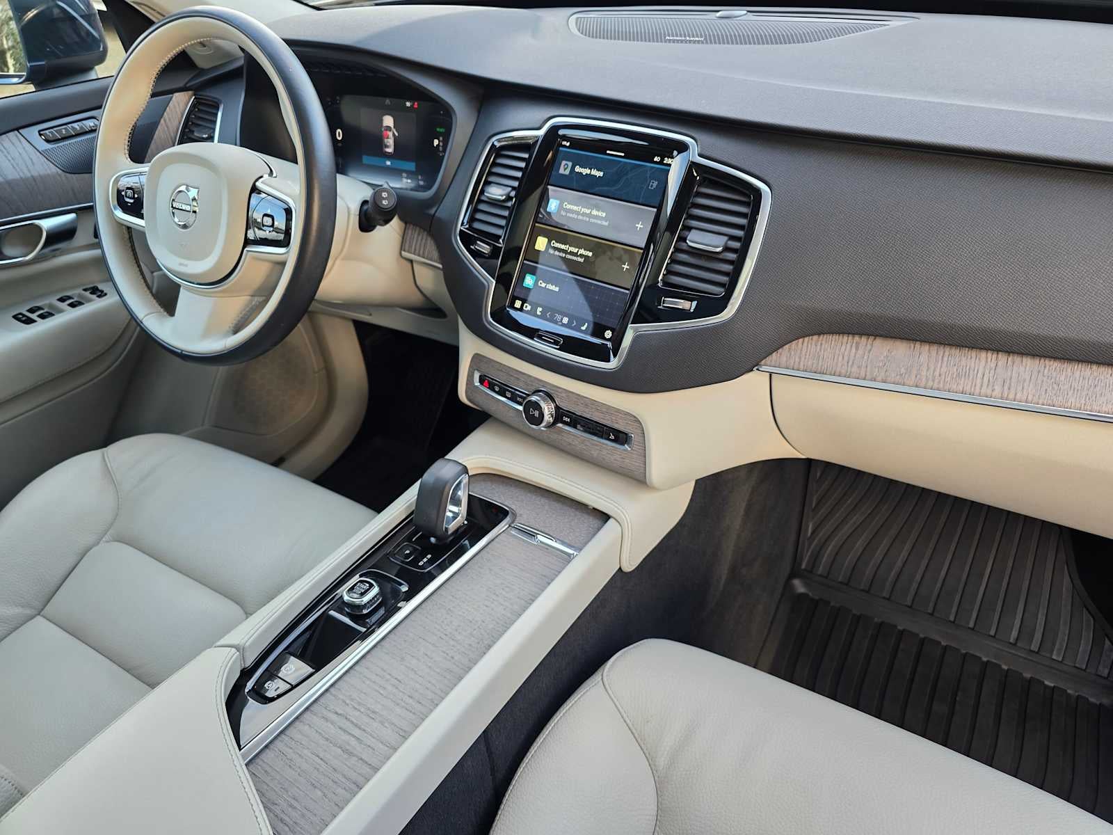 2024 Volvo XC90 Recharge Plug-In Hybrid Plus Bright Theme