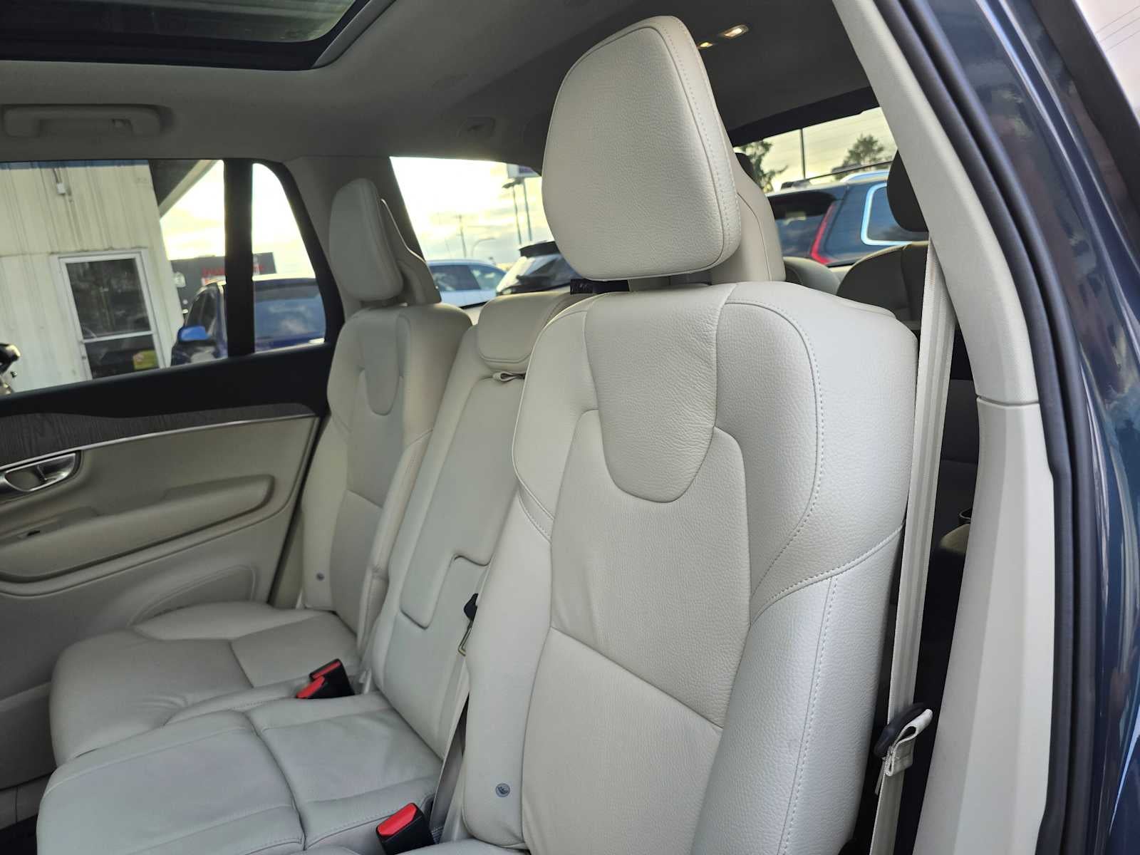 2024 Volvo XC90 Recharge Plug-In Hybrid Plus Bright Theme