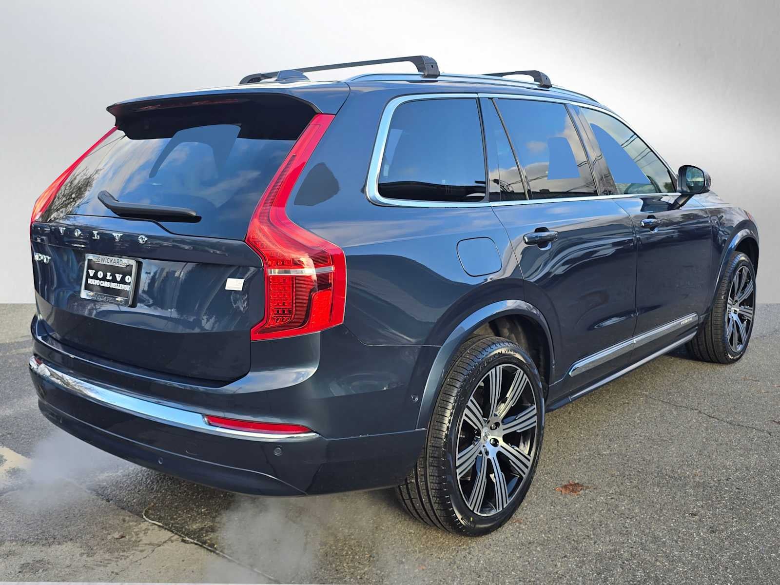 2024 Volvo XC90 Recharge Plug-In Hybrid Plus Bright Theme