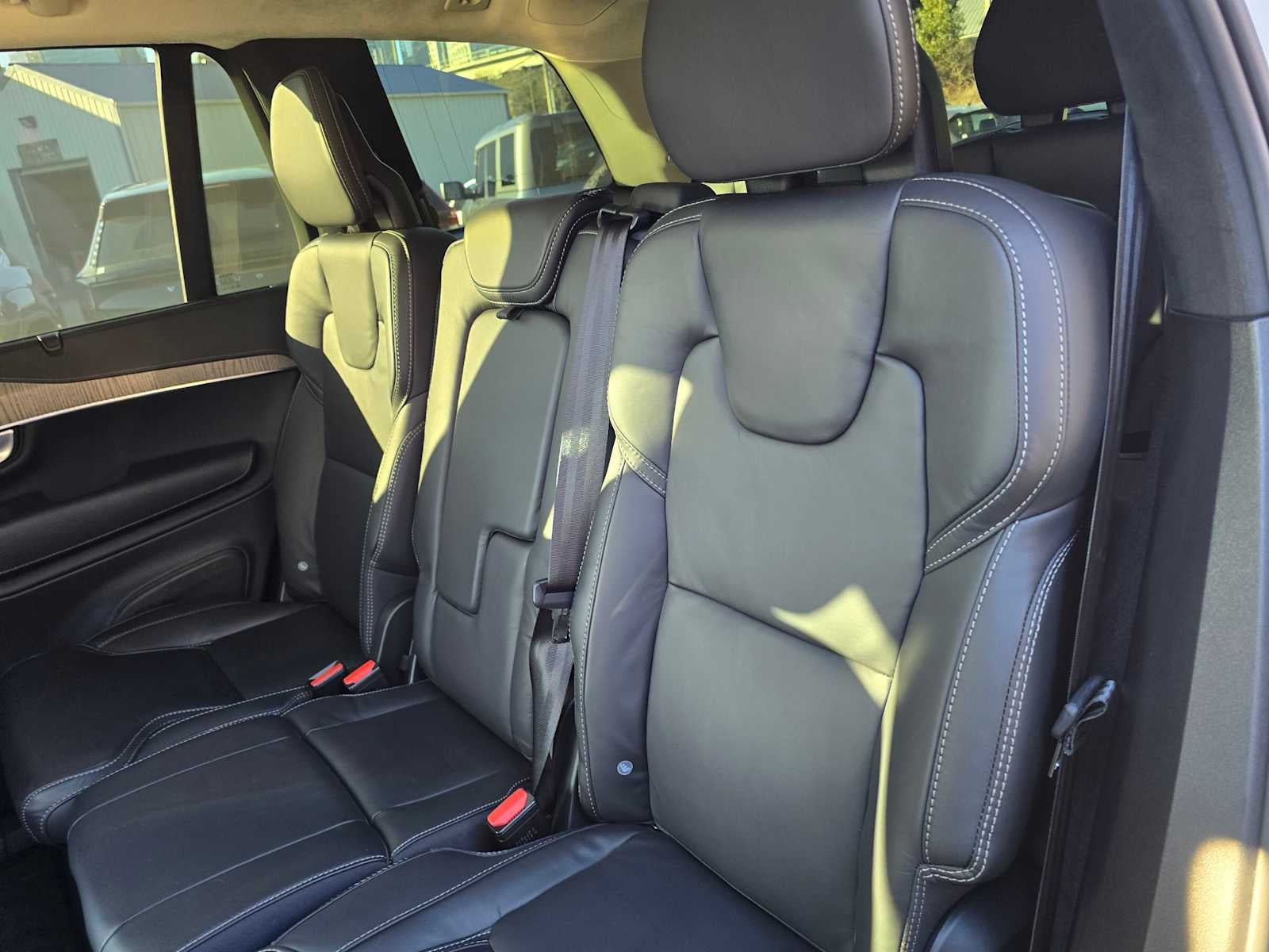 2024 Volvo XC90 Recharge Plug-In Hybrid Ultimate Bright Theme