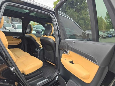 2024 Volvo XC90 Recharge Plug-In Hybrid Ultimate Bright Theme