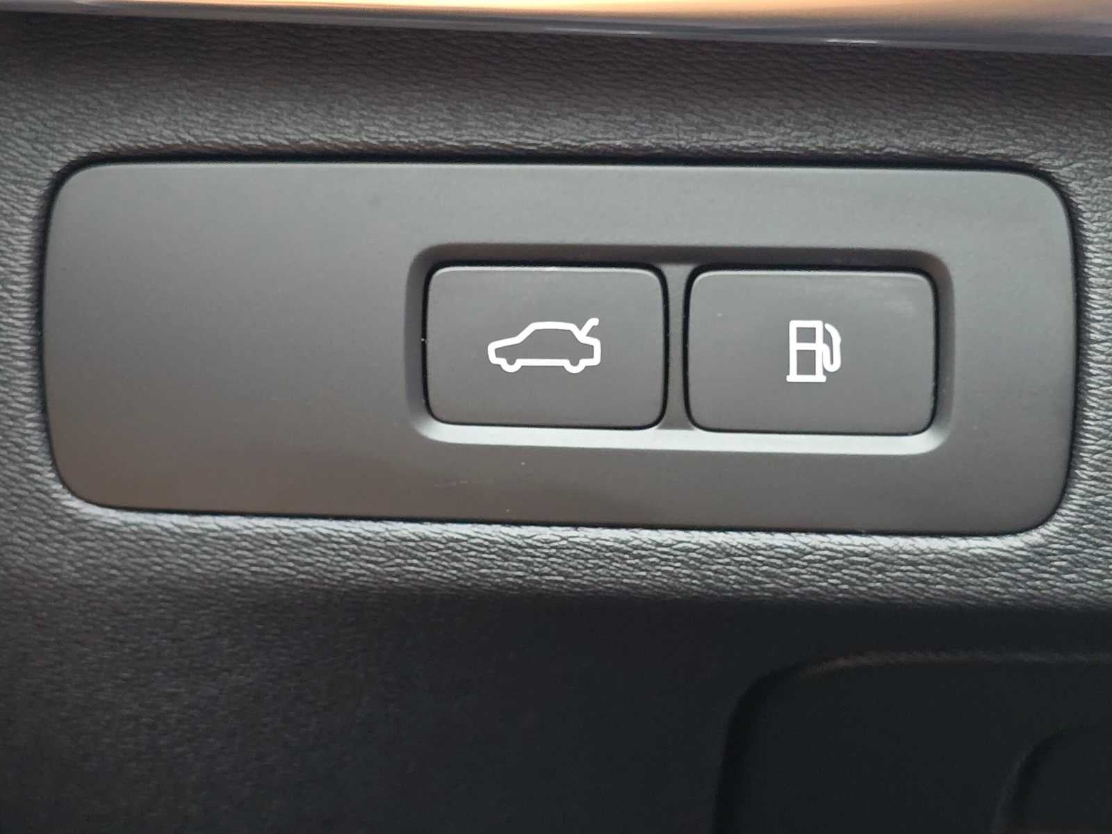 2024 Volvo XC90 Recharge Plug-In Hybrid Ultimate Bright Theme