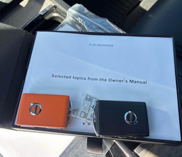 2024 Volvo XC90 Recharge Plug-In Hybrid Ultimate Bright Theme