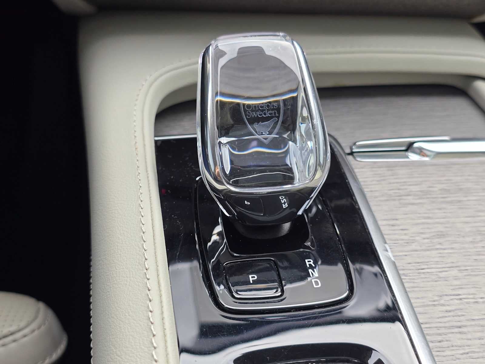 2024 Volvo XC90 Recharge Plug-In Hybrid Ultimate Bright Theme