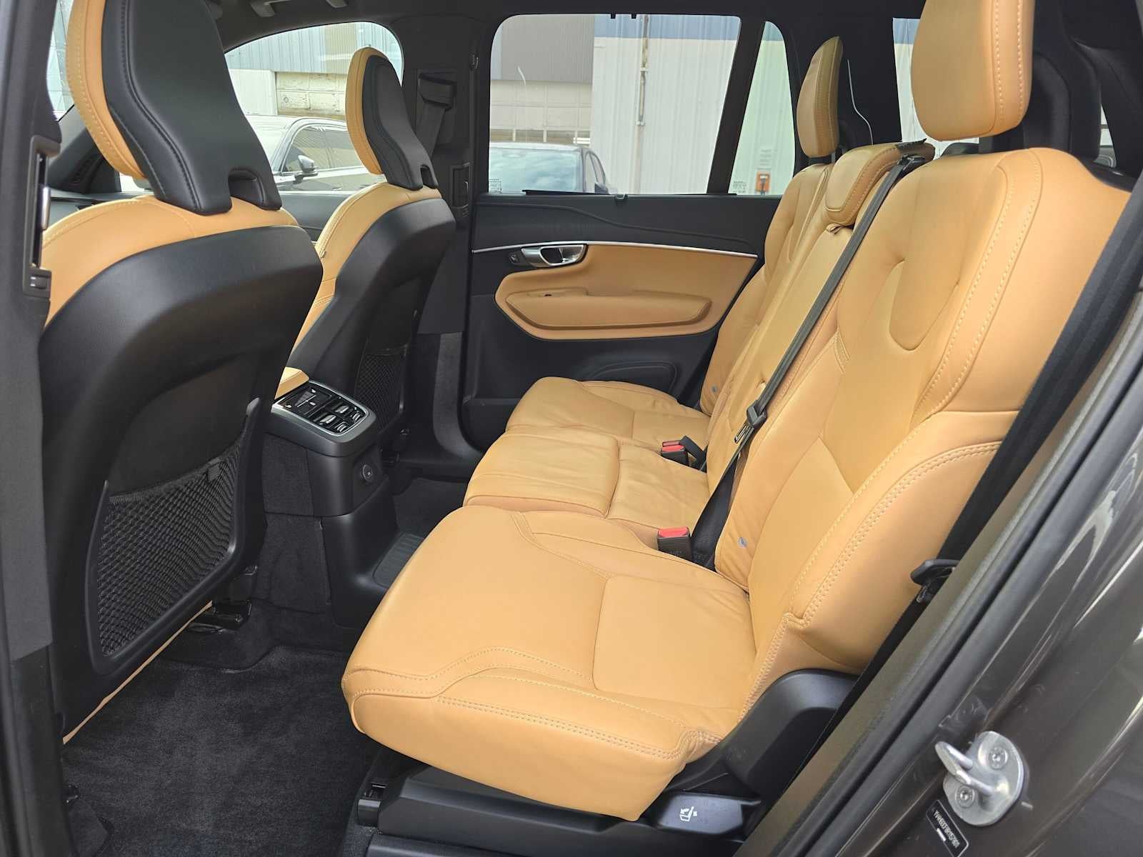 2024 Volvo XC90 Recharge Plug-In Hybrid Ultimate Bright Theme