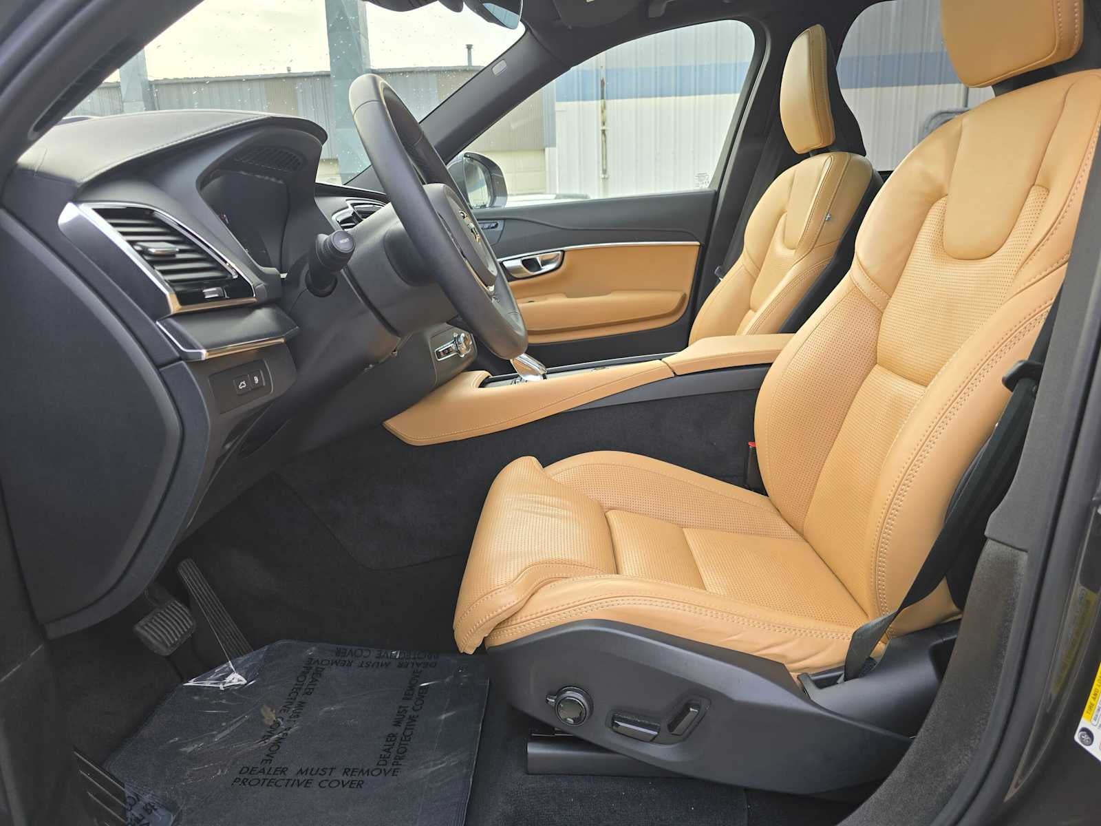 2024 Volvo XC90 Recharge Plug-In Hybrid Ultimate Bright Theme