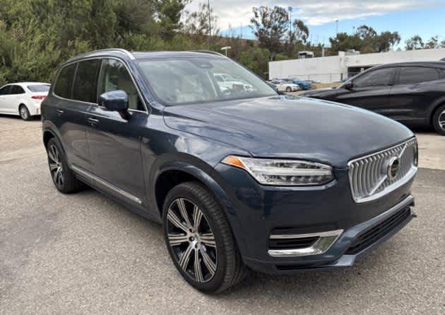 2024 Volvo XC90 Recharge Plug-In Hybrid Ultimate Bright Theme