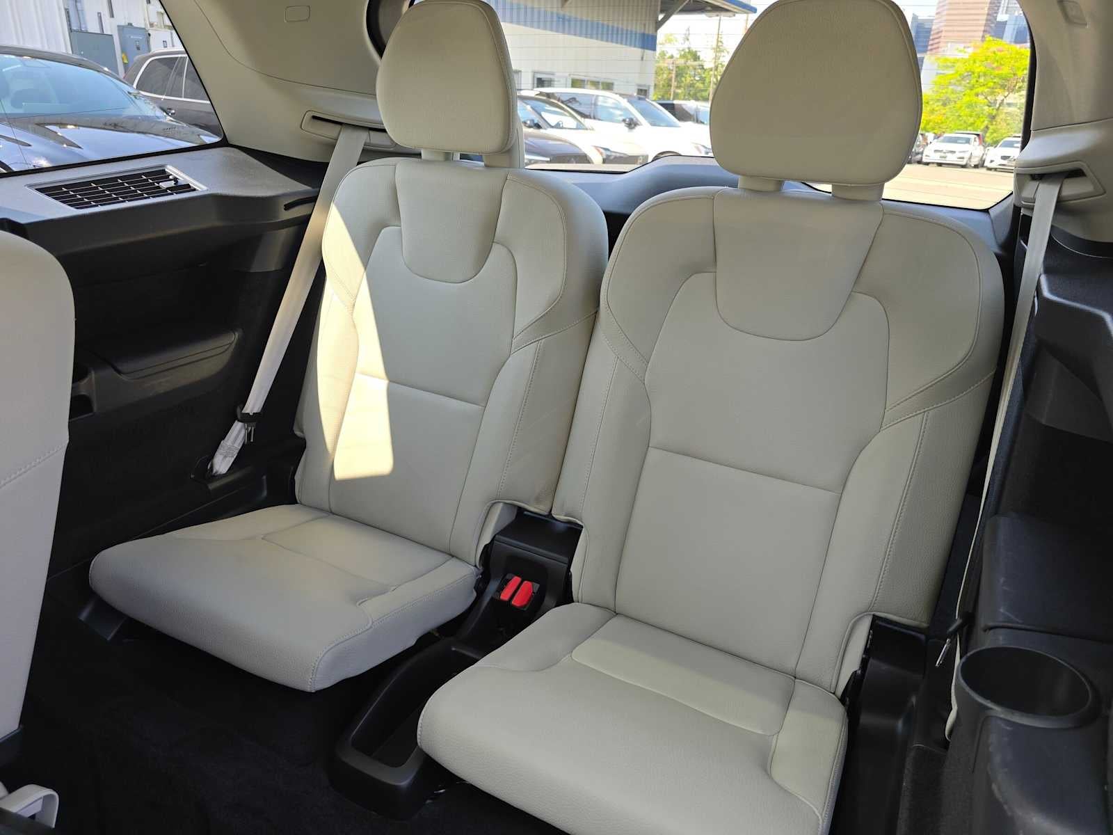 2023 Volvo XC90 Recharge Plug-In Hybrid Plus Bright Theme