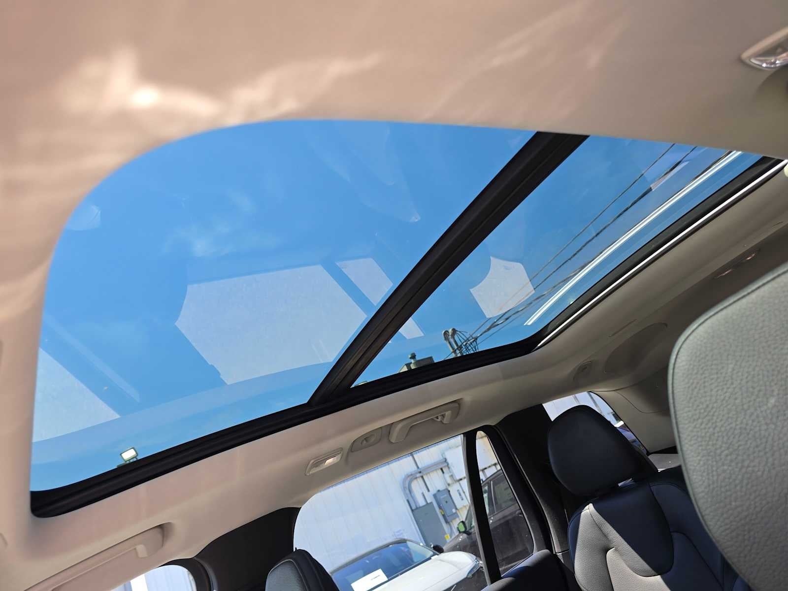 2023 Volvo XC90 Recharge Plug-In Hybrid Plus Bright Theme